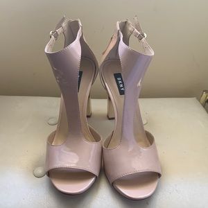 DKNY Light Pink Beige Patent leather T-Strap Sandals